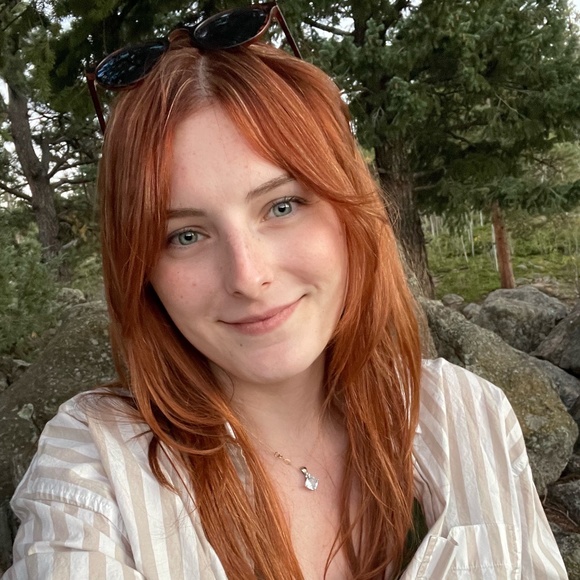 Meet your Posher, Claire - Picture 1 of 1